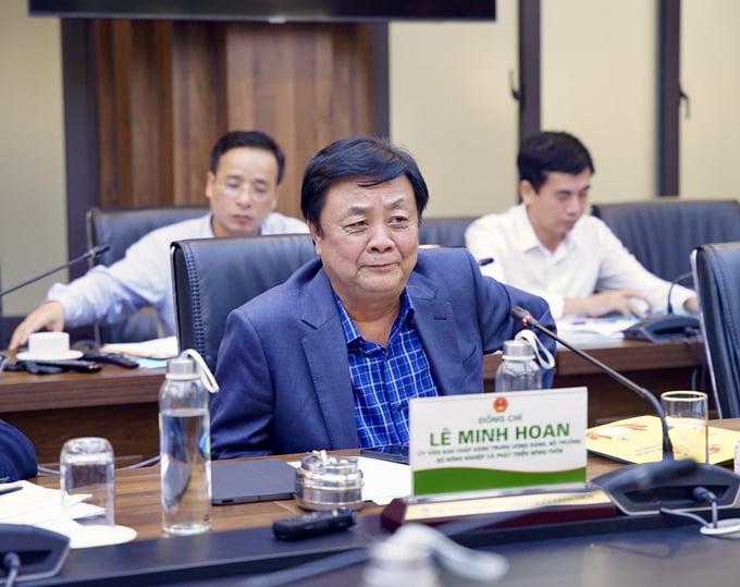 Bộ trưởng Lê Minh Hoan gợi mở nhiều ý tưởng cho kế hoạch tổ chức Festival muối tại Bạc Liêu. 